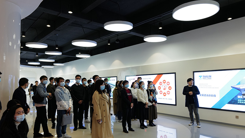 拓展思維增進(jìn)友誼  青年黨員產(chǎn)學(xué)交流